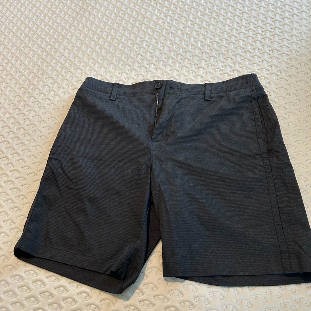 Under Armour Men's Hybrid Shorts - Dark Gray